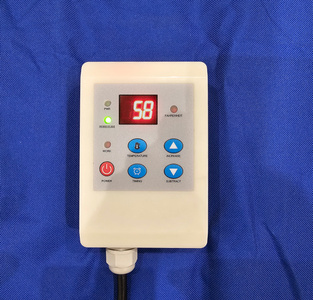 Pas grzewczy do beczek 20L 25L 30L dł107x43cm z cyfrowym wyświetlaczem