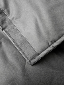 Ocieplana osłona termoizolacyjna na kontener IBC 1000 l z pokrywą górną