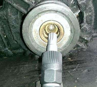 Klucz krótki nasadkowy do alternatora M10